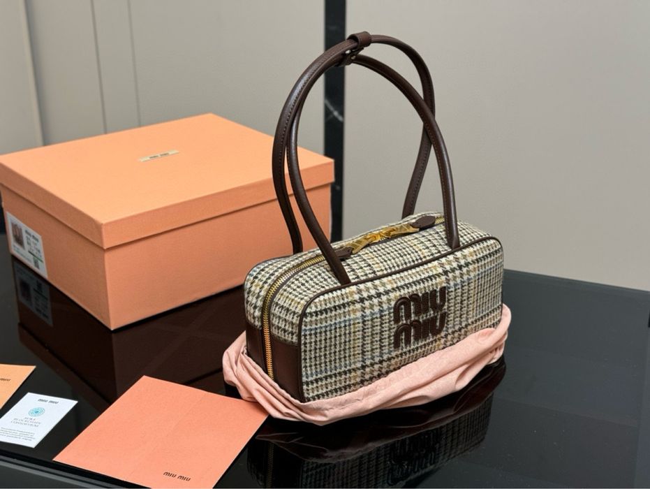Geanta miu miu 28,34