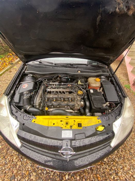 Vand sau dezmembrez opel