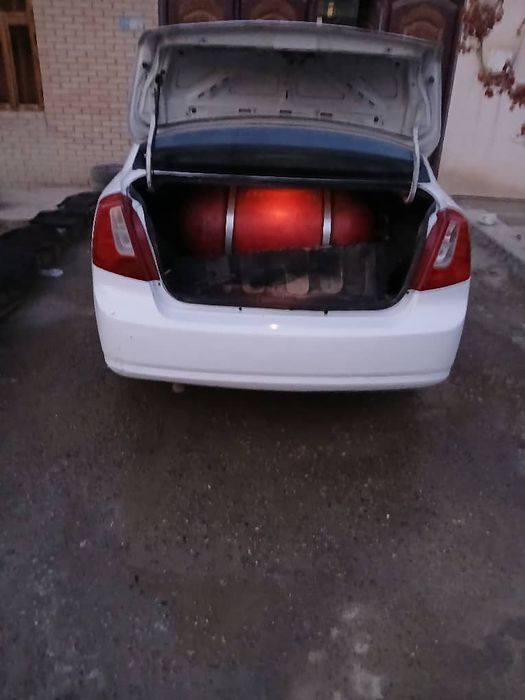 Lacetti  автомобили  сотилади