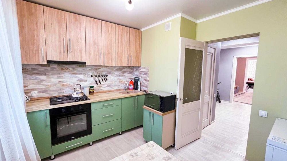 Продается трехкомнатная квартира в мкр Жастар Константин Империя