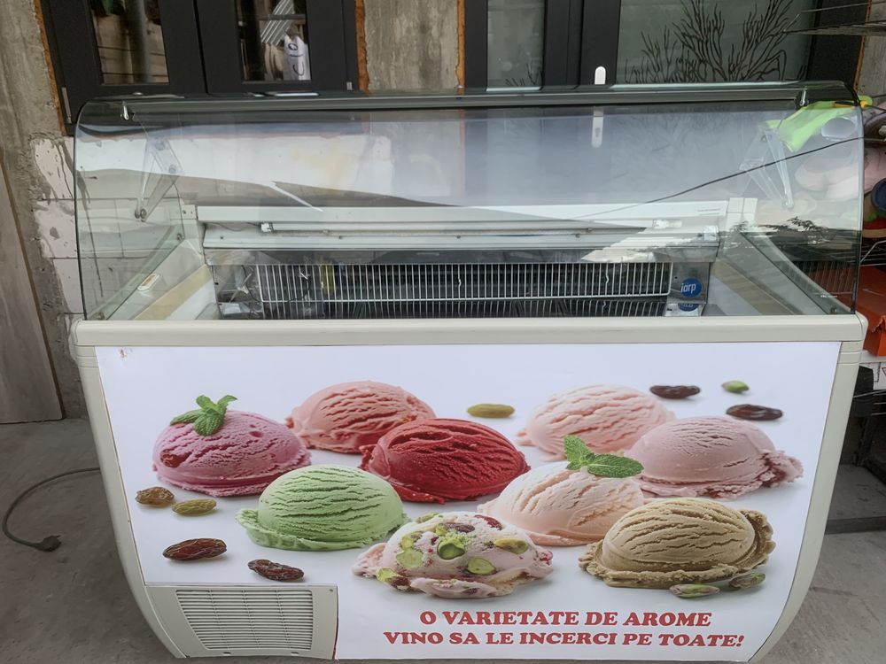 Vand vitrina de inghetata