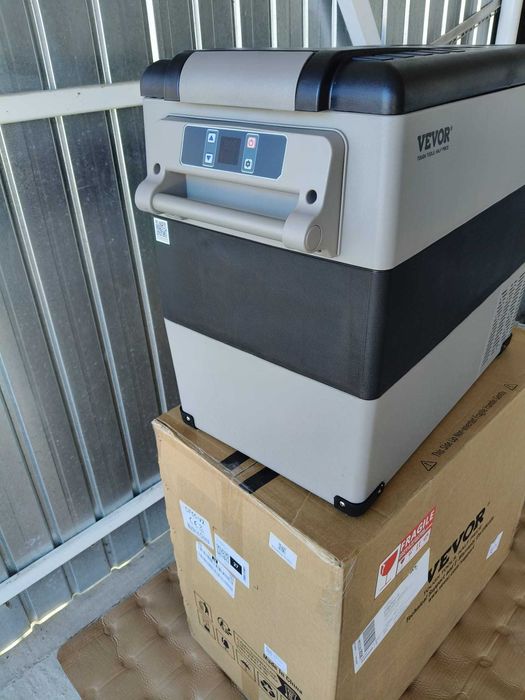 Lada frigorifica, camion, rulota, camping, 12V-24V-220V, noua 55 litri