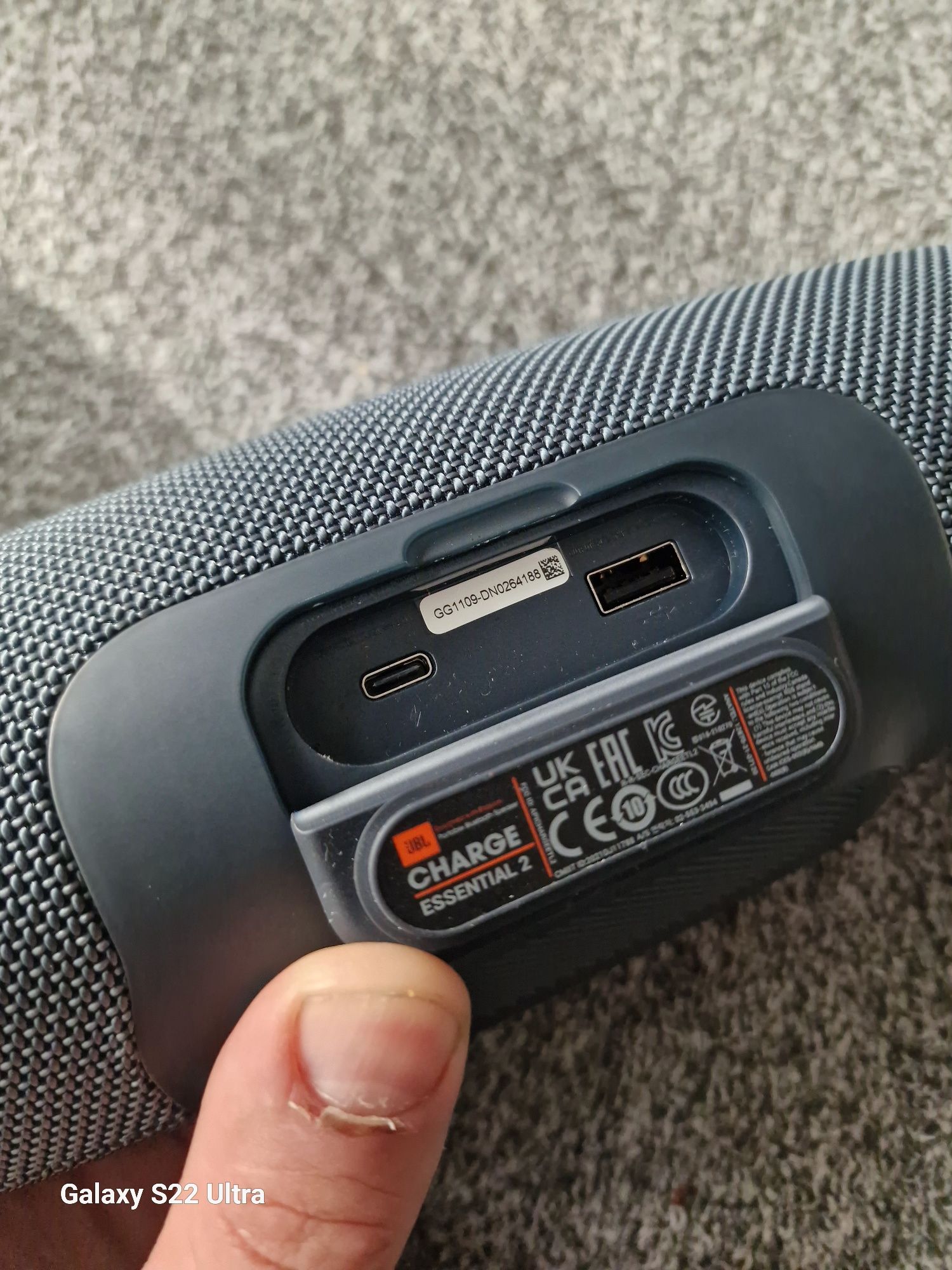 Boxa jbl charge essential 2