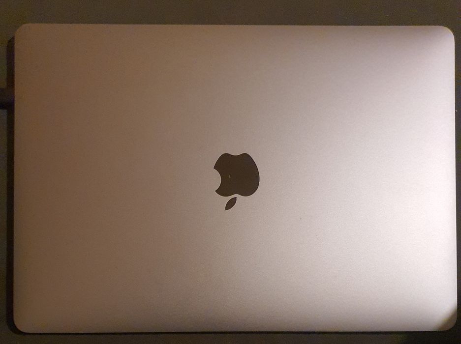 Macbook pro a 2338