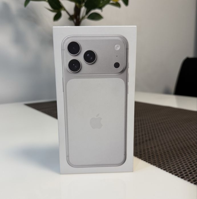 iPhone 17 Pro Max 1TB. Sigilat // Silver