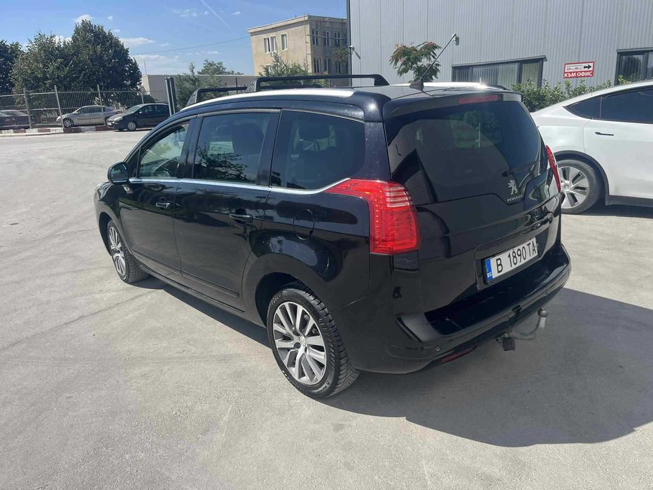 Продавам Peugeot 5008 автоматик