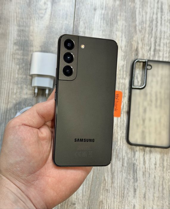 Samsung Galaxy S22 5G 128 GB Dual Sim Black Отличен
