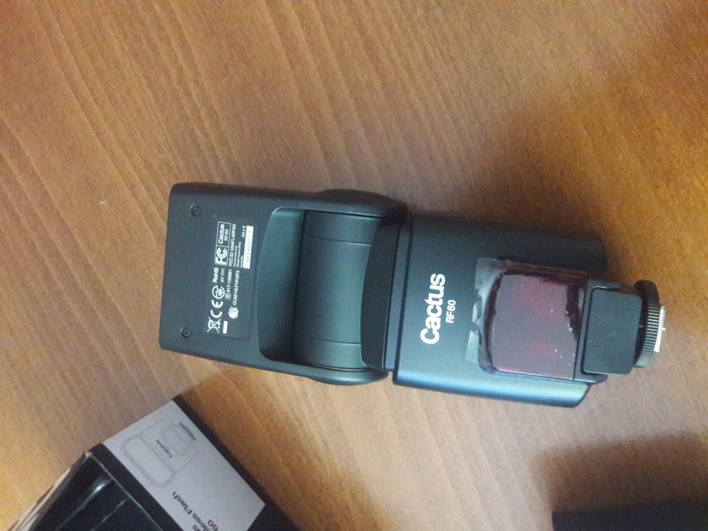 Светкавици Cactus RF60 Wireless Flash със Синхронизатор.