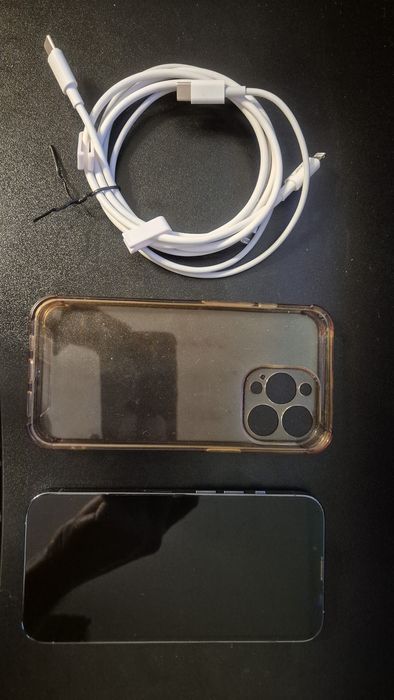 Iphone 13 pro Sierra Blue
Nu are urme de folosire.
Tinut in husa