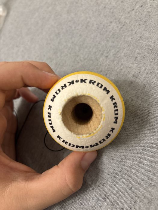 Kendama krom pop rubber galbena