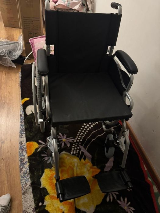 Продам  новую инвалидную коляску