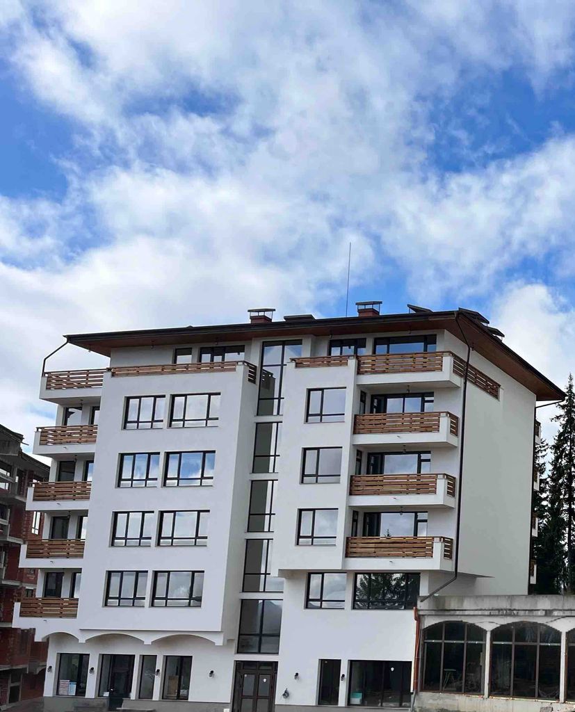 Продава се Едностаен апартамент в к.к. Пампорово - 45 кв.м за 1046 €/кв.м - Снимка #2