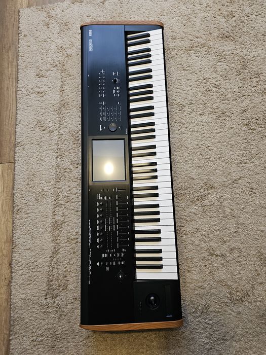 Korg Kronos 2, 73 clape, stare noua