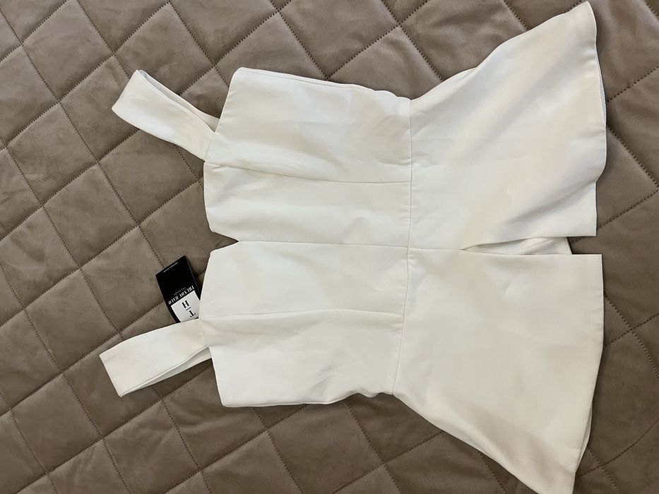 Корсет с баской новый s