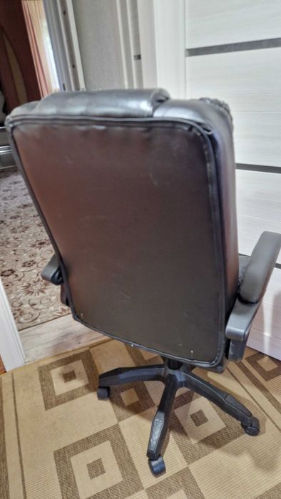 Компьютерное кресло