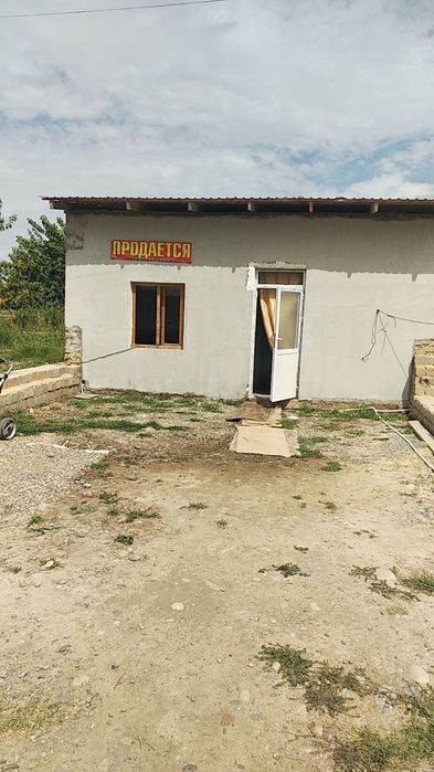 Hovli sotiladi 1.7 sotix