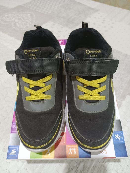 Кроссовки Котофей