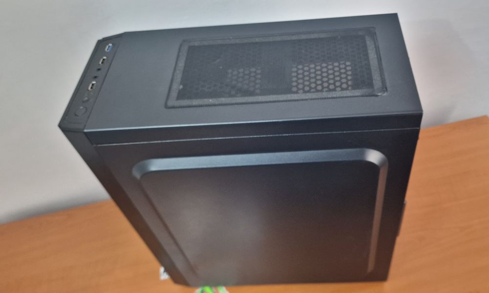 PC Gaming cu RX 6650 XT