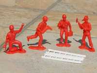 Set 4 figurine pompieri cu scara Tootsietoy fabricat Chicago SUA