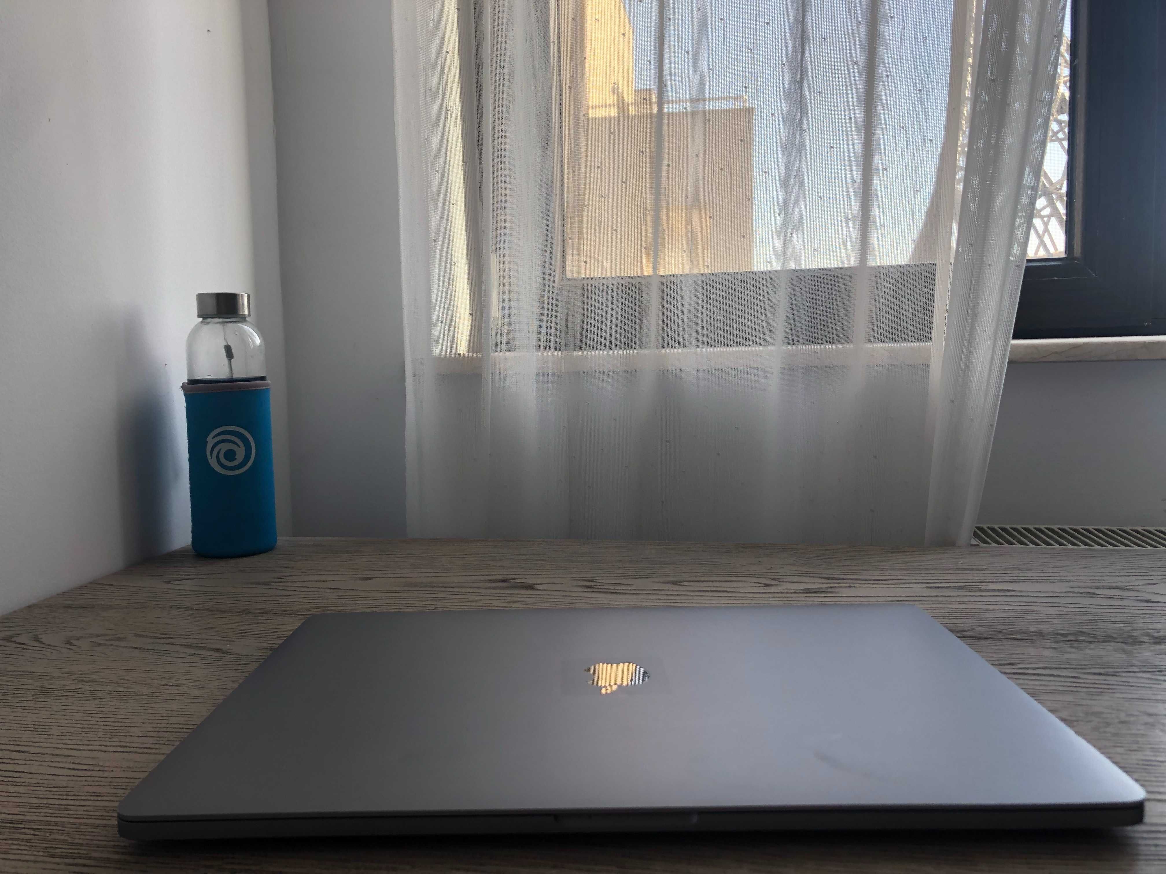 MacBook Pro 16" - Model 2019 / An achizitie 2021