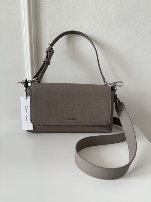 Дамска crossbody чанта Calvin Klein