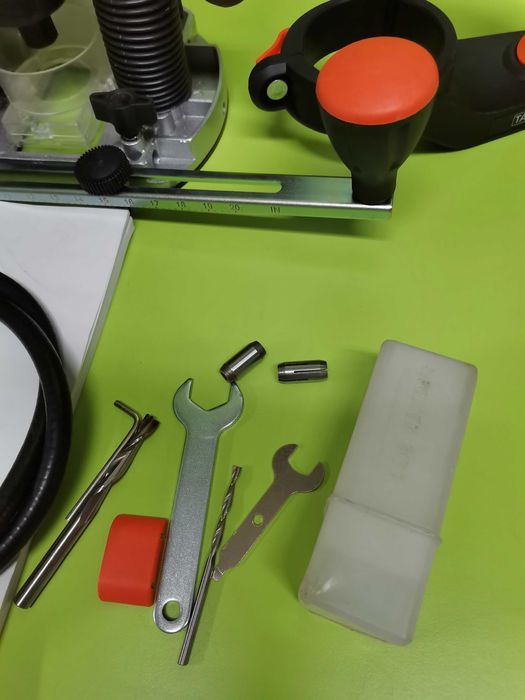 Freza profesionala Dremel și polizor biax. Mașina de frezat