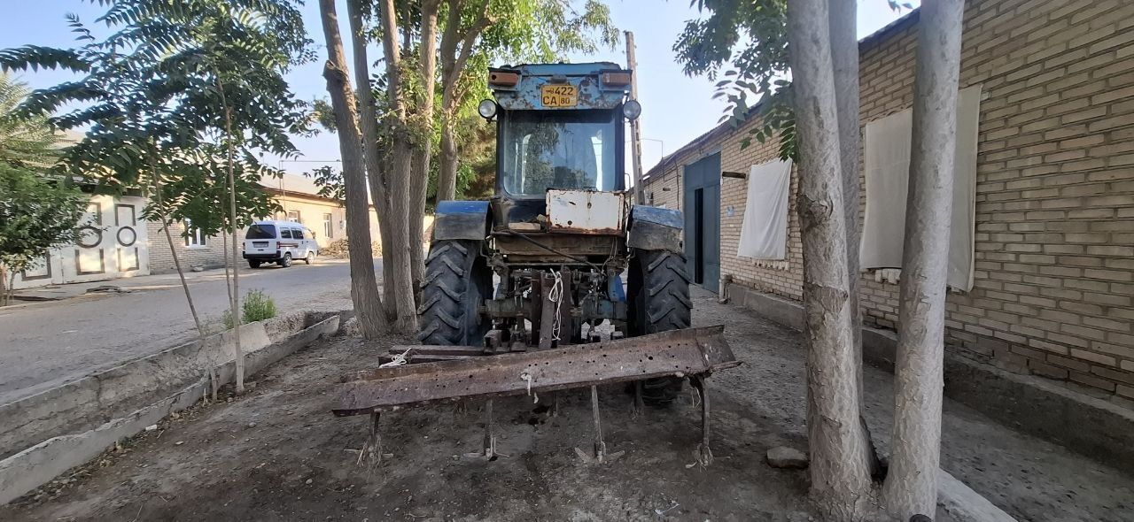 Traktor telejka barana Mala chizel kipen sotilad xolati yaxshi .Udar .