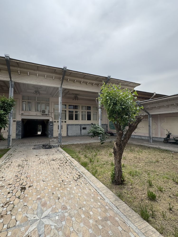 Uy Sotiladi Moshina bozorni ro’parasidan yaxshi xonadon 8 sotix