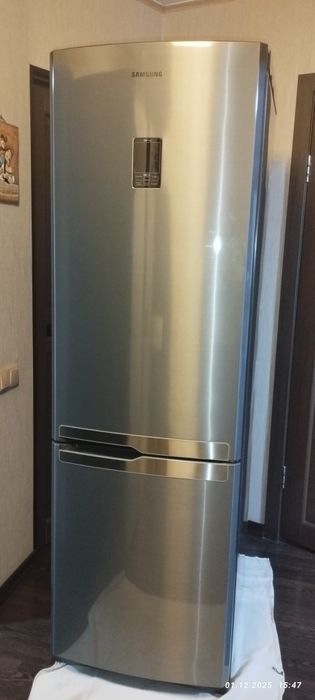 Холодильник Samsung