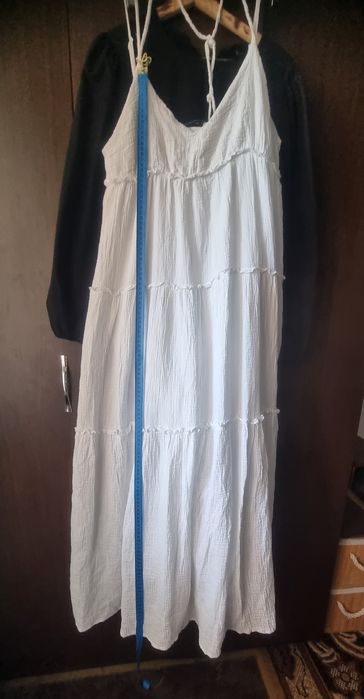 Vând rochie albă Reserved