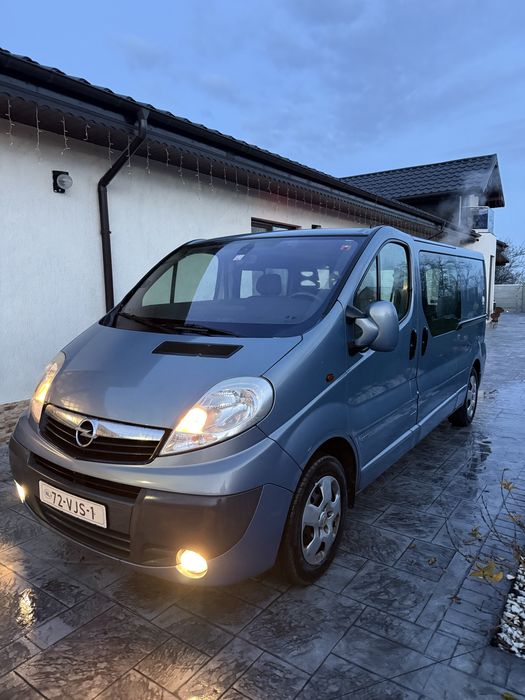 Vand Opel Vivaro 2.0 CDTI /115 cp / 6 locuri / Webasto