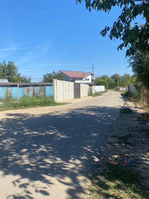 Casa la rosu preajba smart