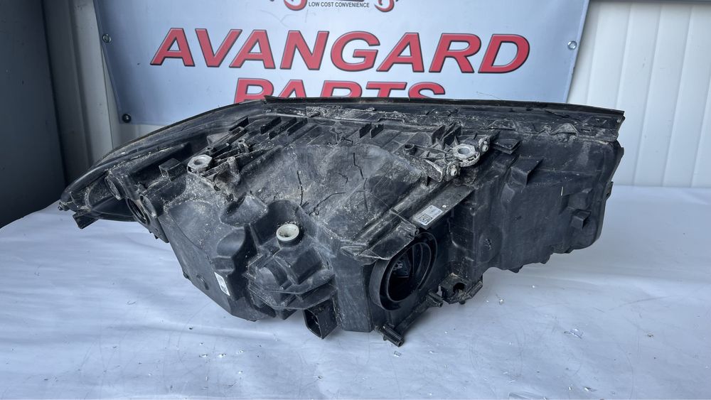 2 броя ляв и 1 брой десен фар BMW 5 G30/G31 (2017-2023)