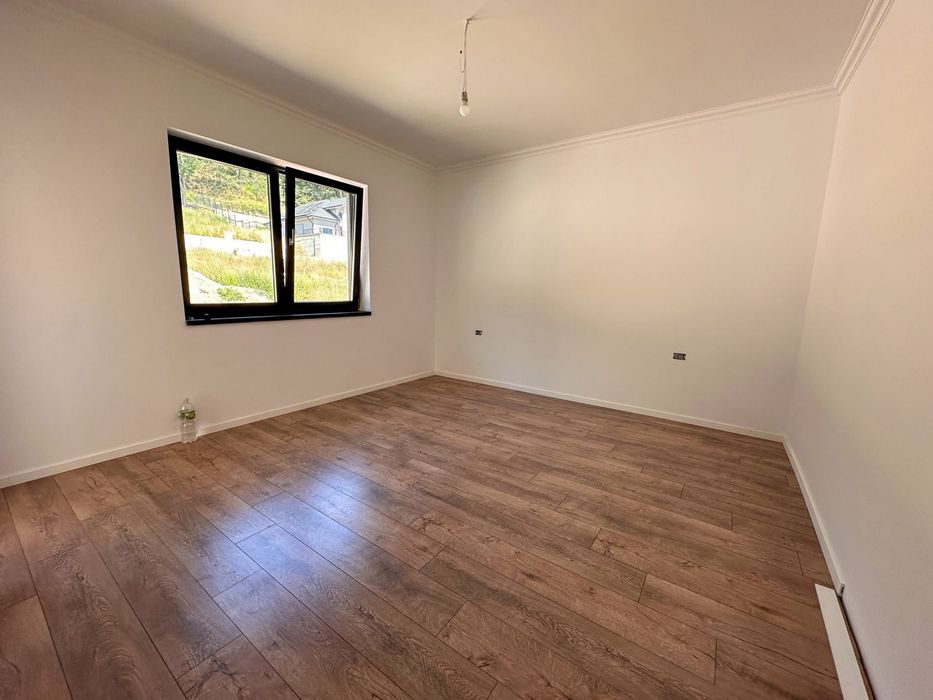 Case de vanzare Rm Valcea/Calea lui Traian Nord/Retail Annabella Nord