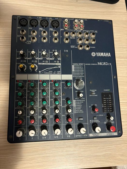 Mixer analog Yamaha MG8CXU