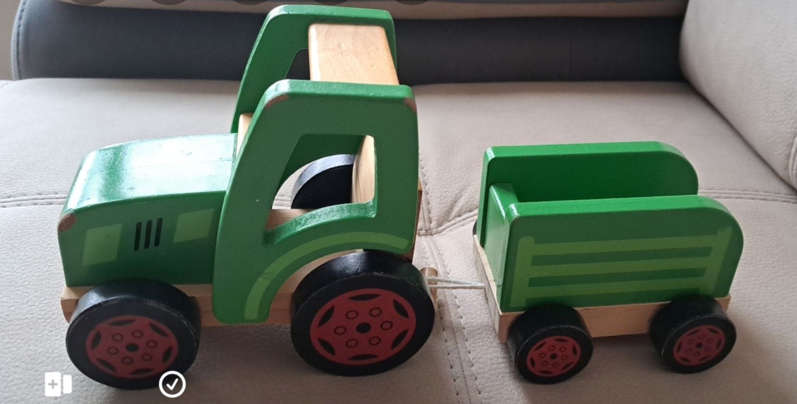 Дървени детски играчки.