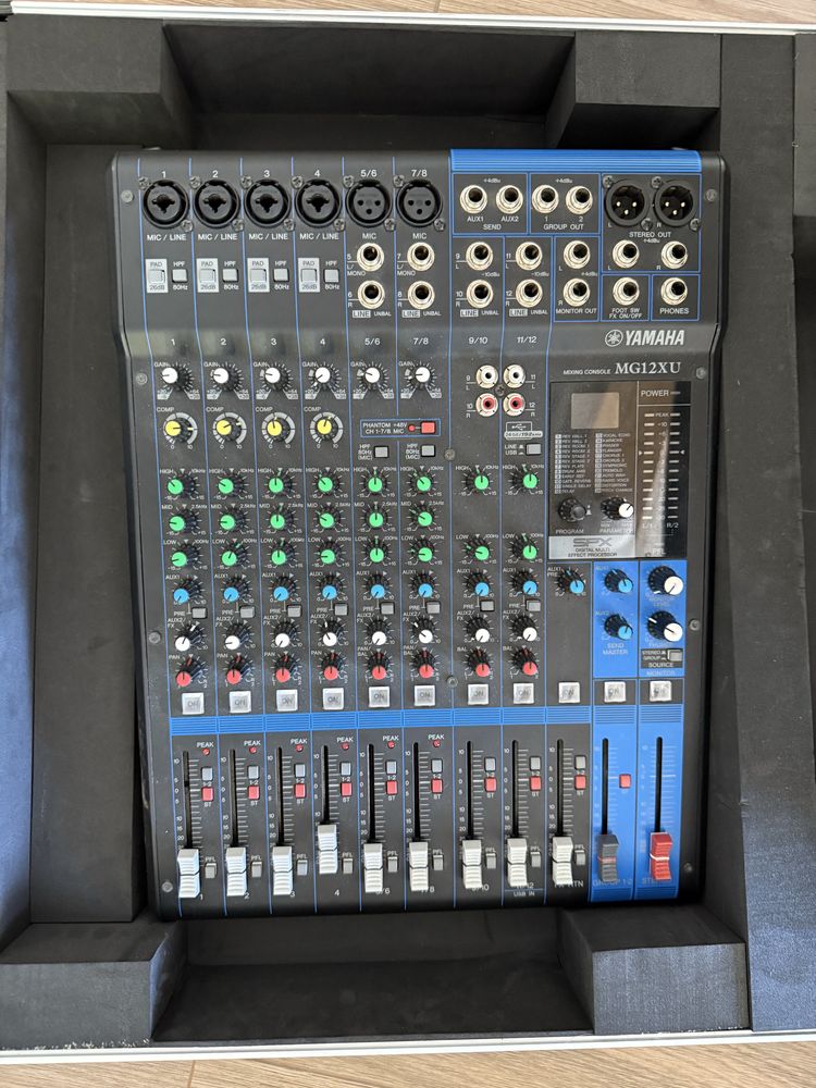 Yamaha MG12XU mixer efecte Flightcase Thomann