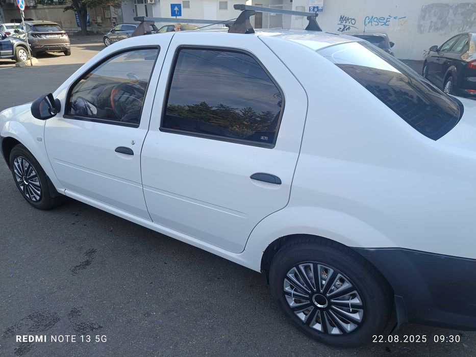 Vând Dacia Logan