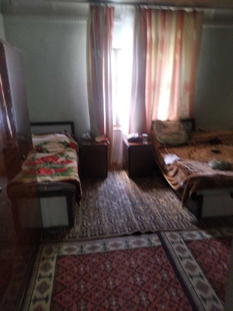 Срочно  Штабда  уй сотилади.