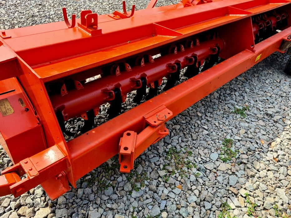 Tocator resturi vegetale 4.5 metri Kuhn BNG 450 ceseu