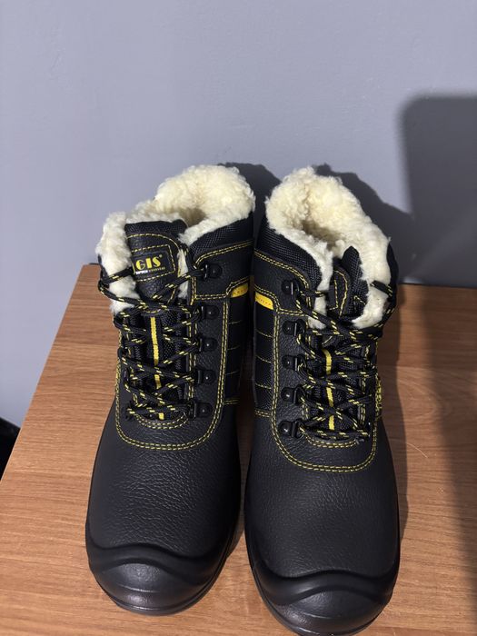 Рабочие зимние ботинки 42р