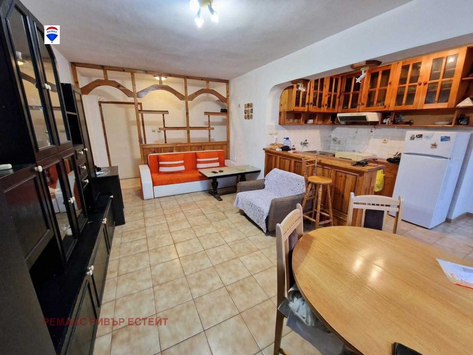 Тристаен апартамент под наем кв. Ялта