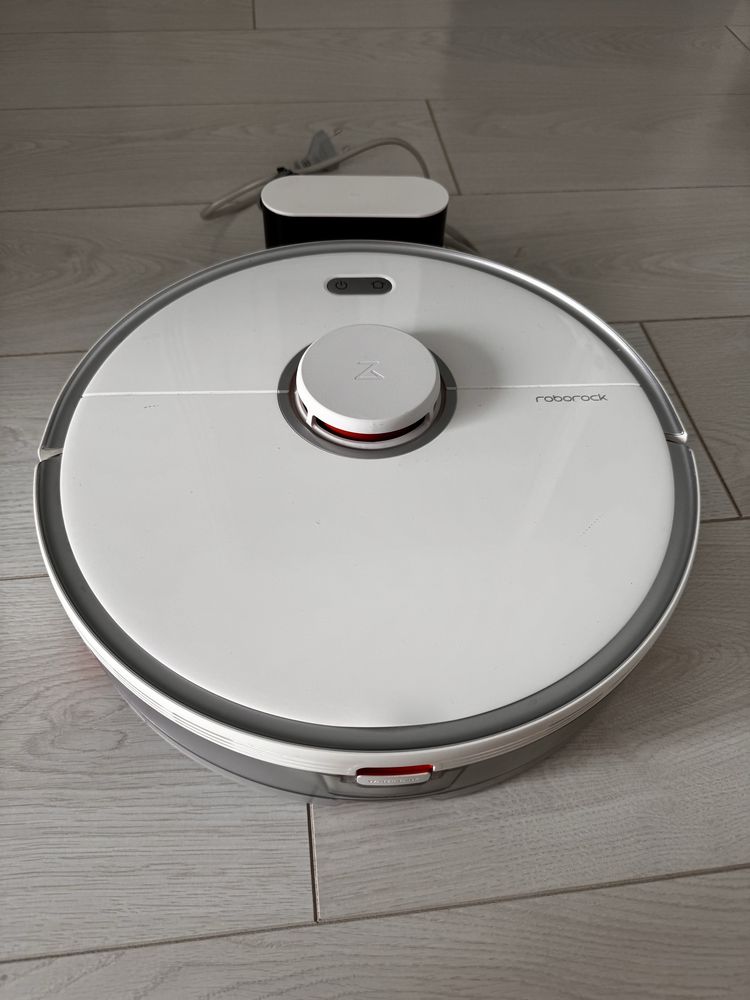Робот-пылесос Roborock S5MAX в отличном состоянии