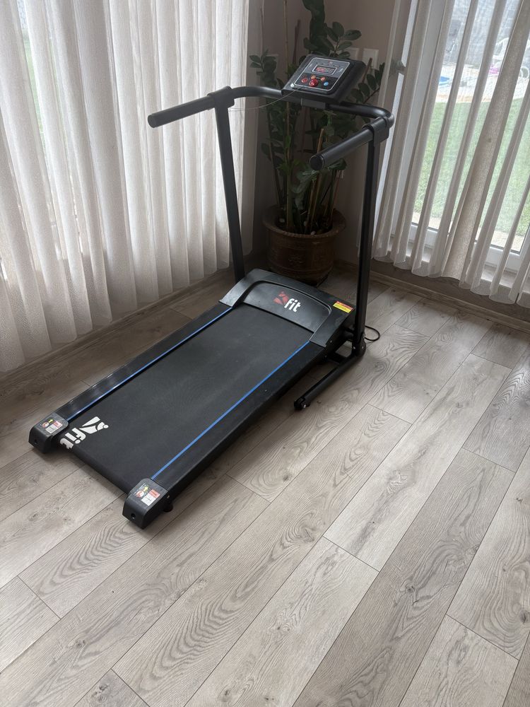 Бягаща пътека iFit