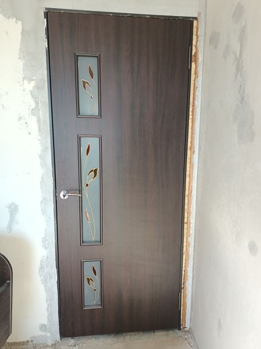 Меж комнатные двери