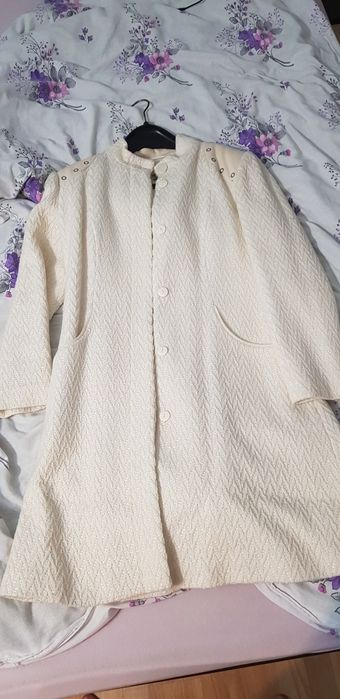 Vand pardesiu dama made in romania nr 42 din lana