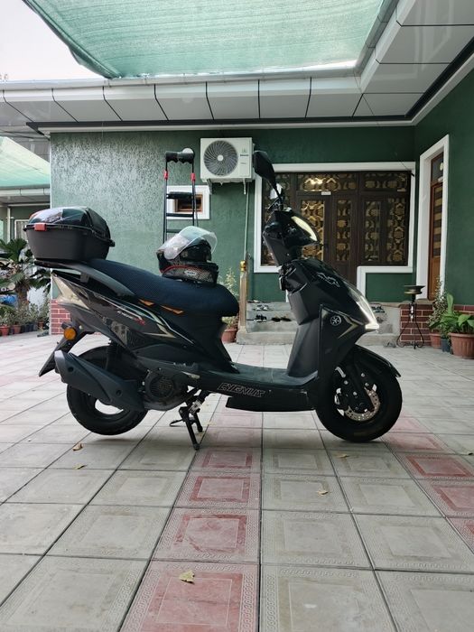 Benzinli skuter srochna sotiladi!!!