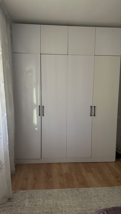 Продам шкаф белый, в отличном состоянии