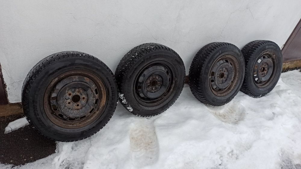 185/70/14 шипованные с дисками 5:100