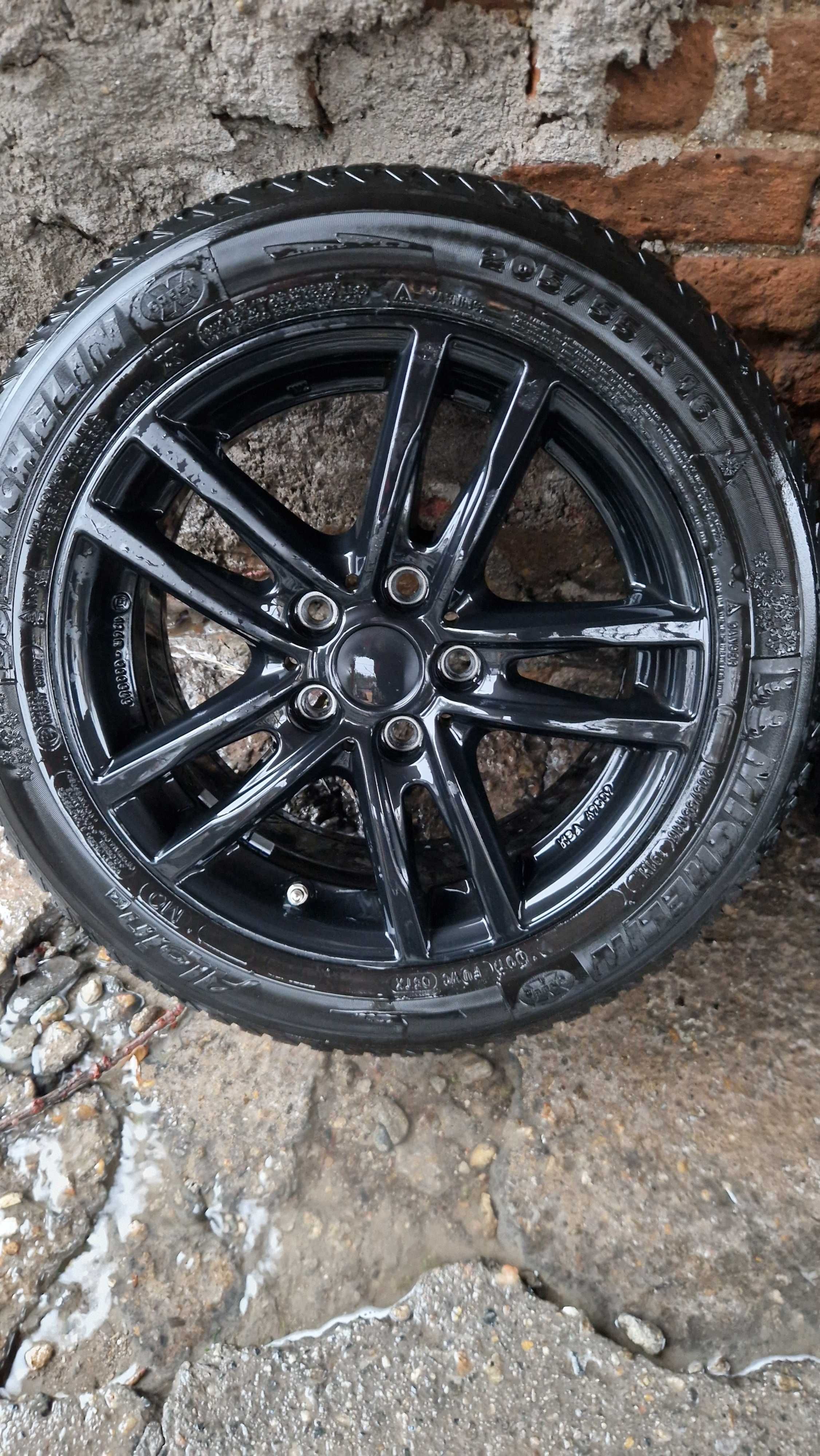 VW,VAG GRUP джанти със зимни гуми 205/55/16 7J×16 ET52 5×112 + сензори